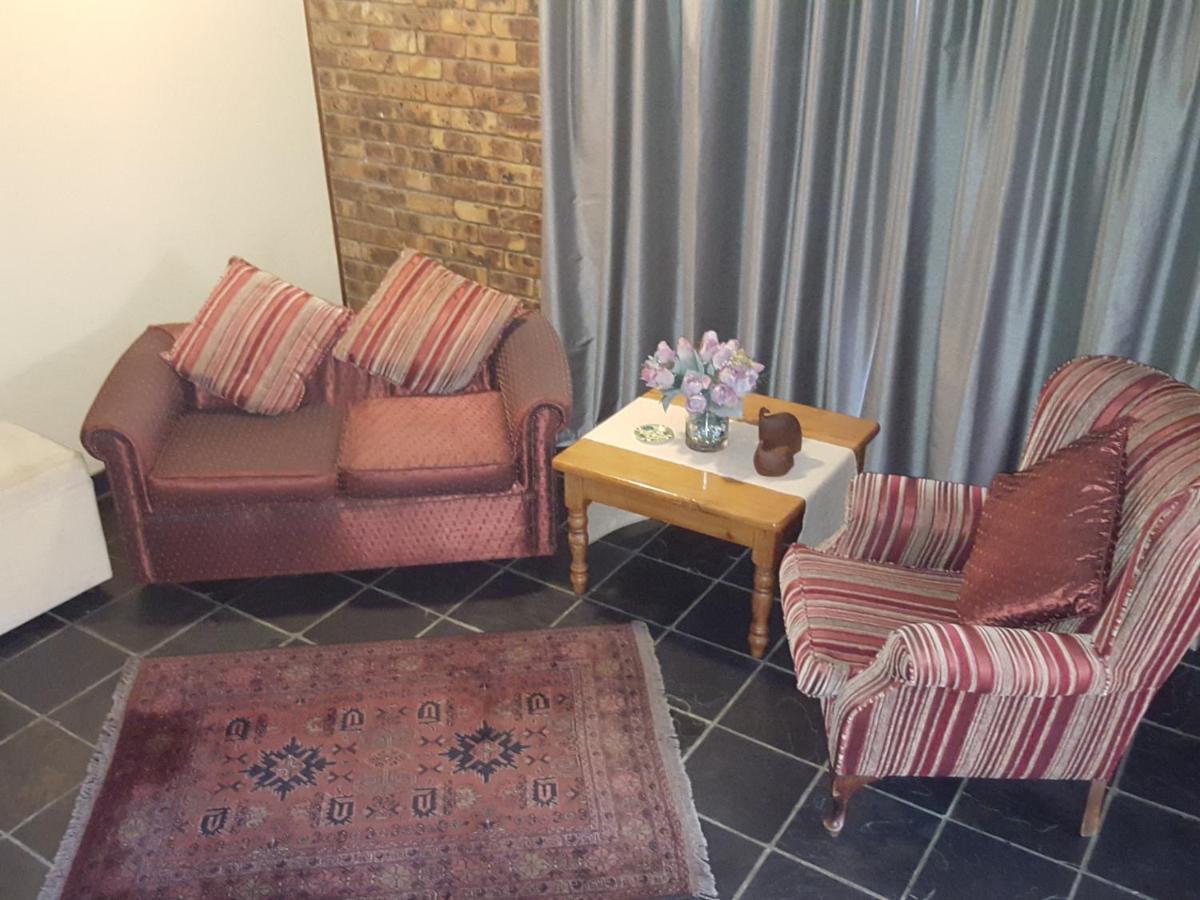Grace Place Bnb Pretoria Panzió Kültér fotó