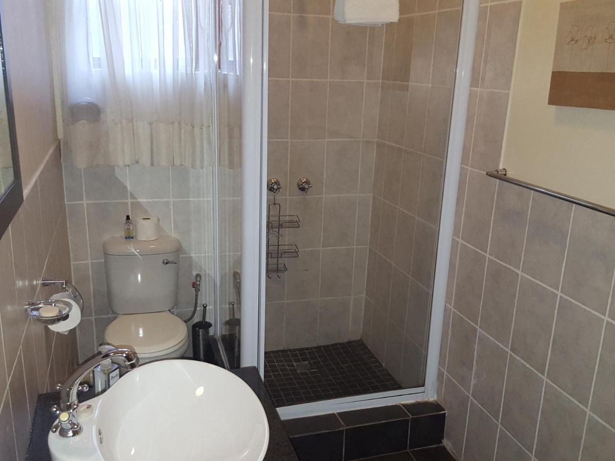 Grace Place Bnb Pretoria Panzió Kültér fotó