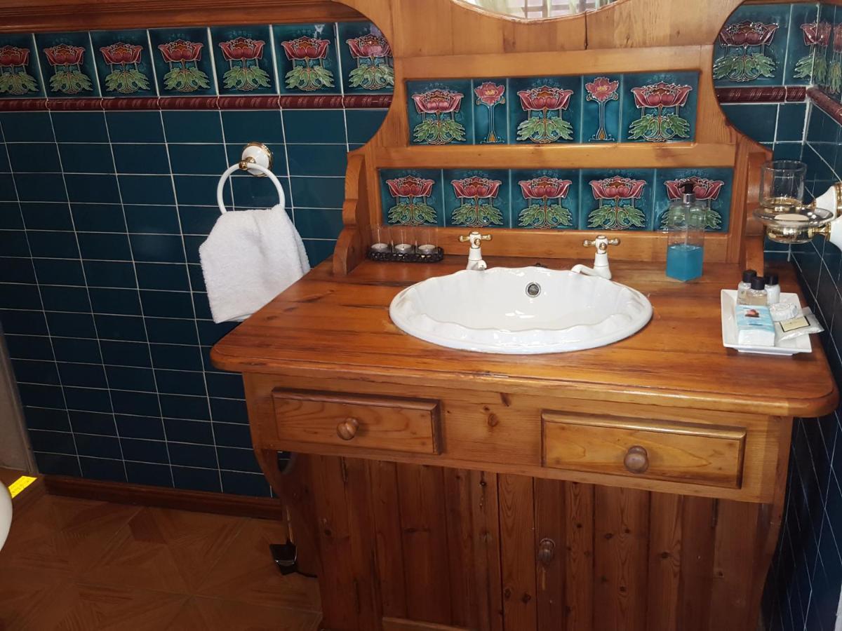 Grace Place Bnb Pretoria Panzió Kültér fotó