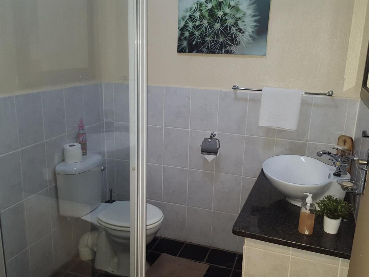 Grace Place Bnb Pretoria Panzió Kültér fotó