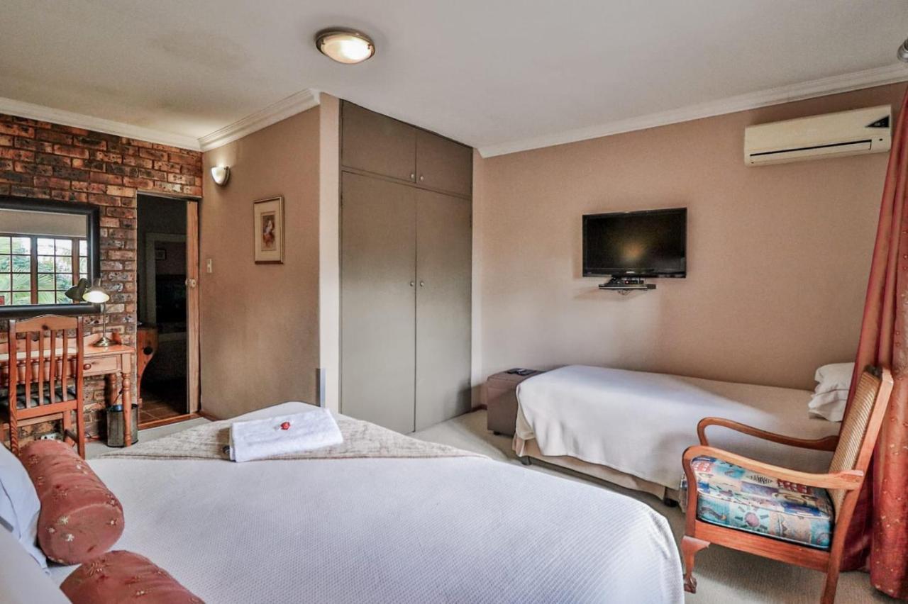 Grace Place Bnb Pretoria Panzió Kültér fotó